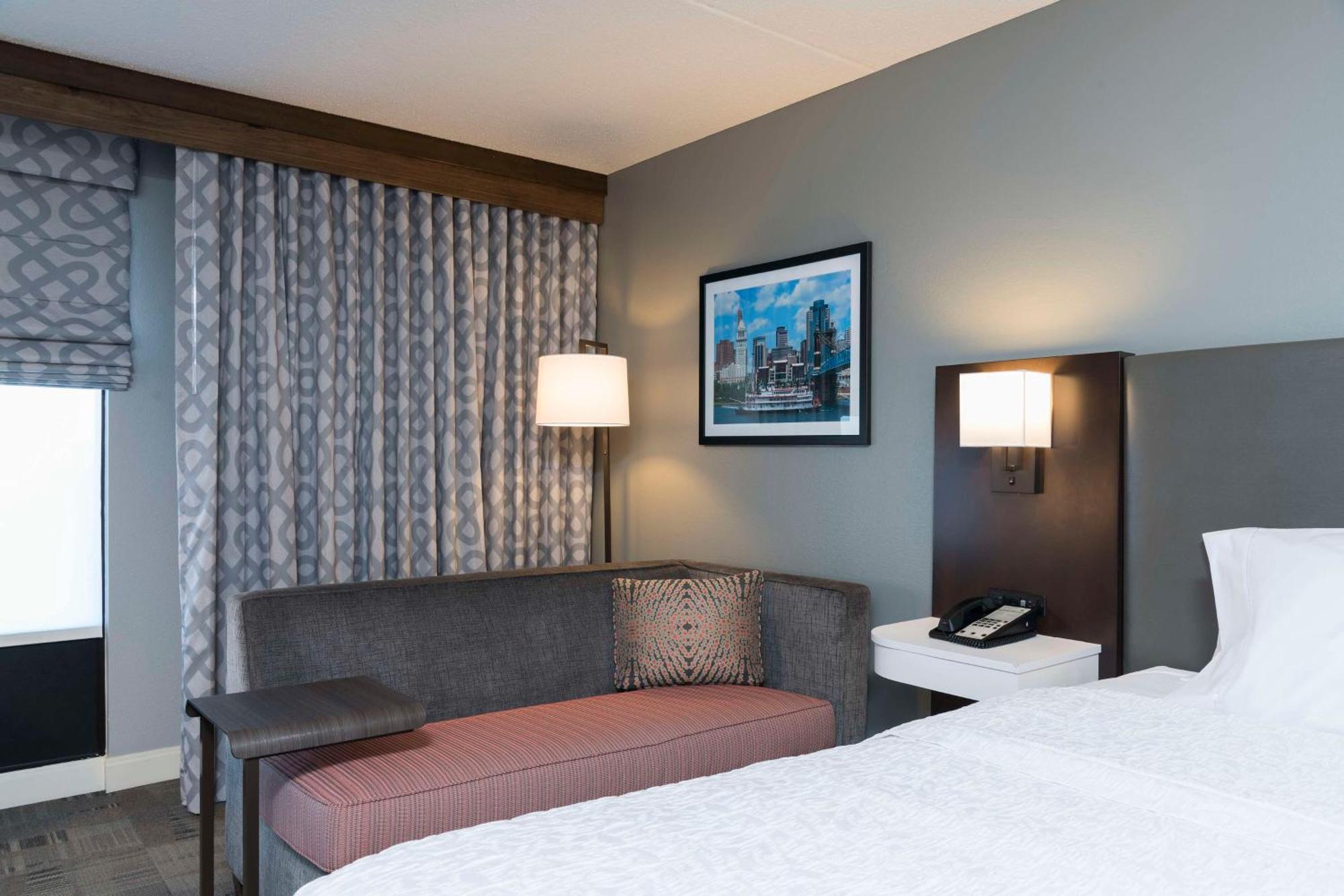 Hotel Hampton Cincinnati Airport South